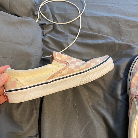 Shoes - Picture 2 of 4